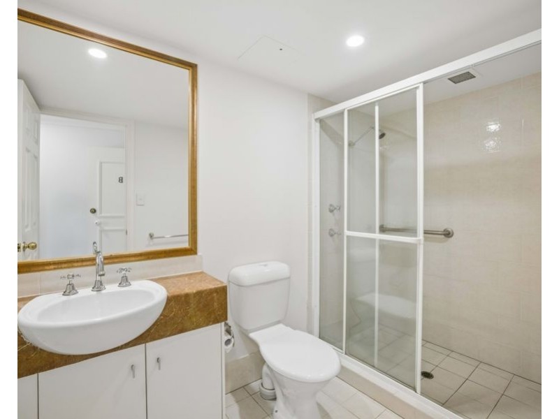 1032/2623-2633 Gold Coast Highway, Broadbeach QLD 4218