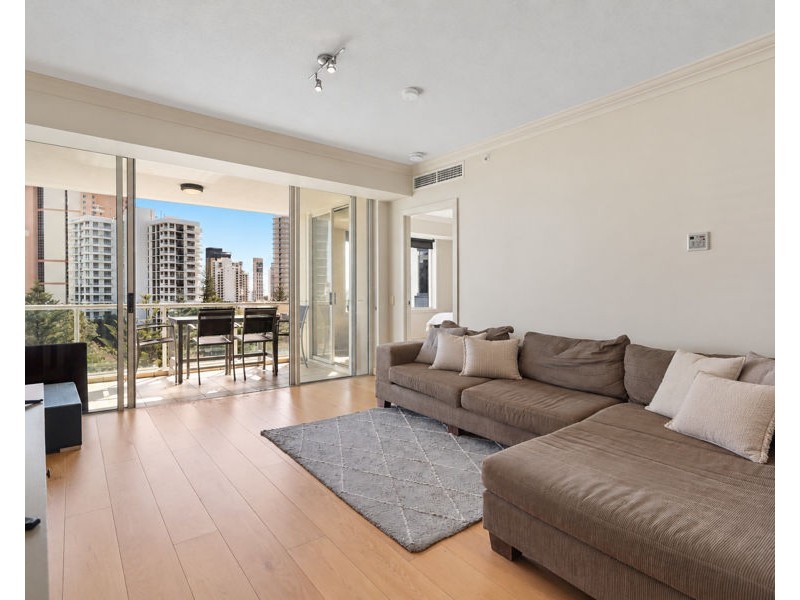 21/20 Queensland Avenue, Broadbeach QLD 4218