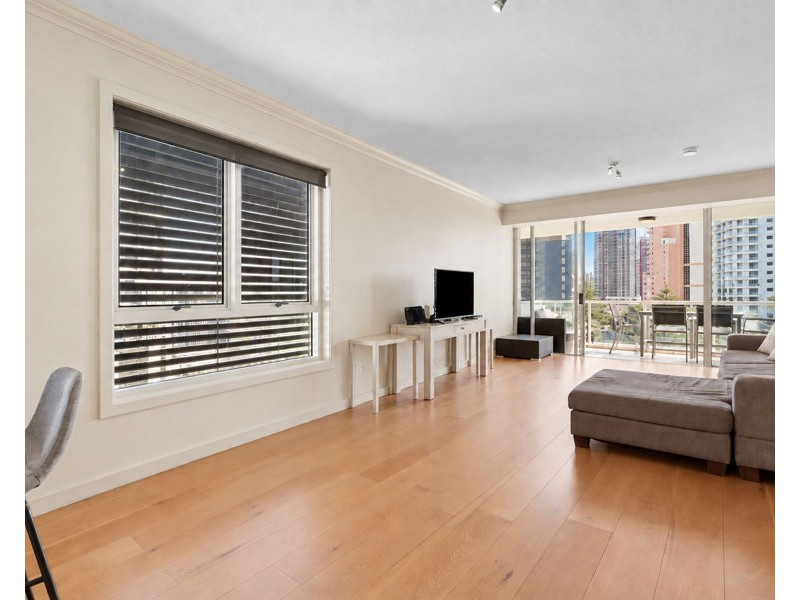 21/20 Queensland Avenue, Broadbeach QLD 4218