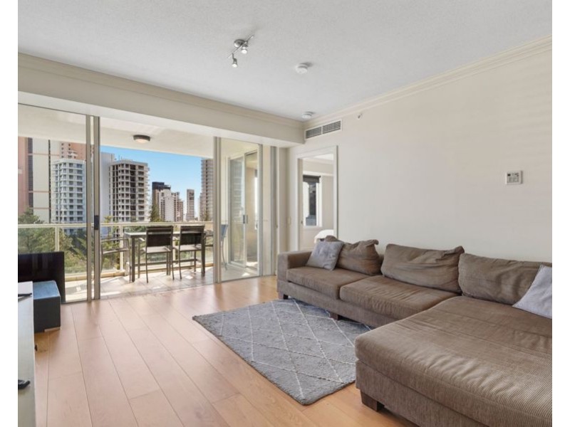 21/20 Queensland Avenue, Broadbeach QLD 4218