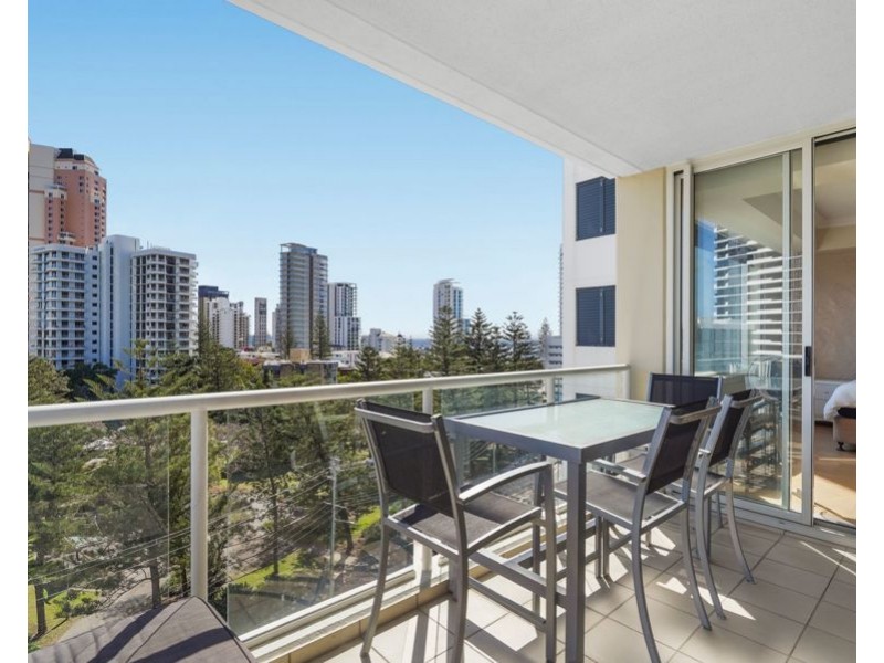 21/20 Queensland Avenue, Broadbeach QLD 4218