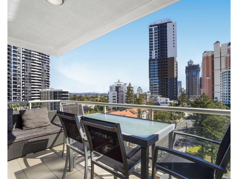 21/20 Queensland Avenue, Broadbeach QLD 4218