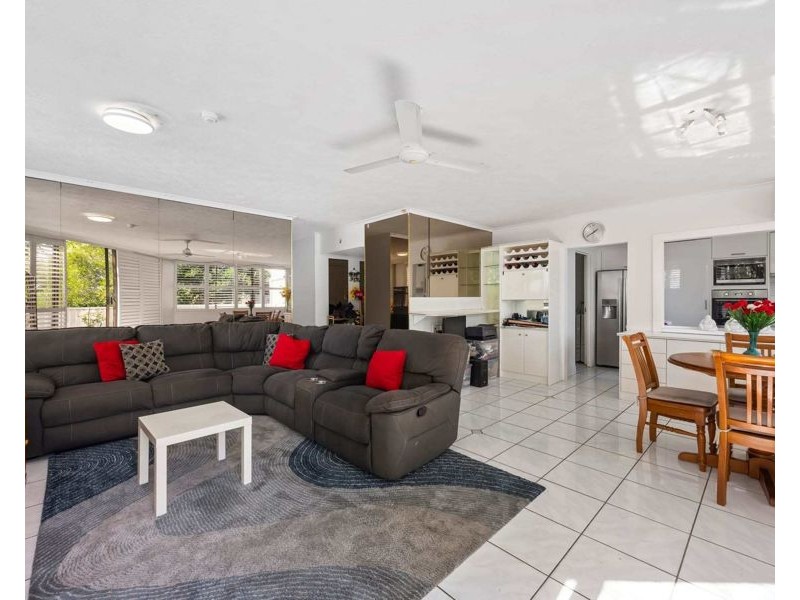2/2916 Gold Coast Highway, Surfers Paradise QLD 4217