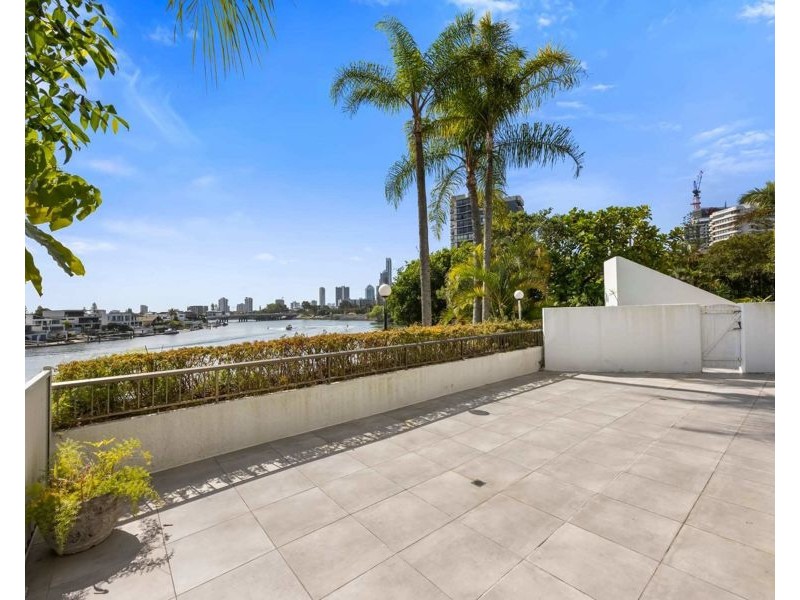 2/2916 Gold Coast Highway, Surfers Paradise QLD 4217