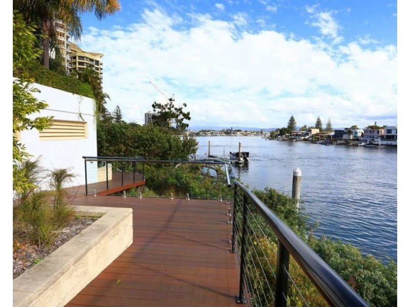 2/2916 Gold Coast Highway, Surfers Paradise QLD 4217