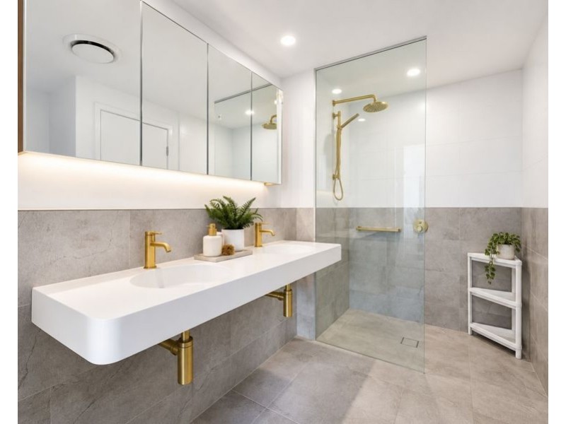 507/372-374 Marine Parade, Labrador QLD 4215