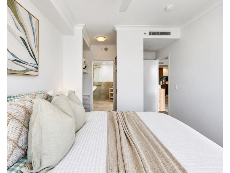 507/372-374 Marine Parade, Labrador QLD 4215