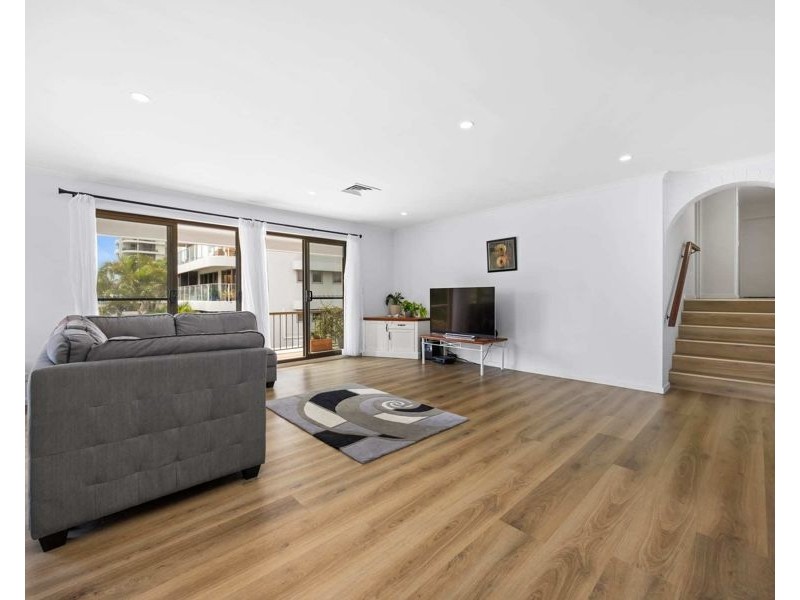5/11 Britannia Avenue, Broadbeach QLD 4218