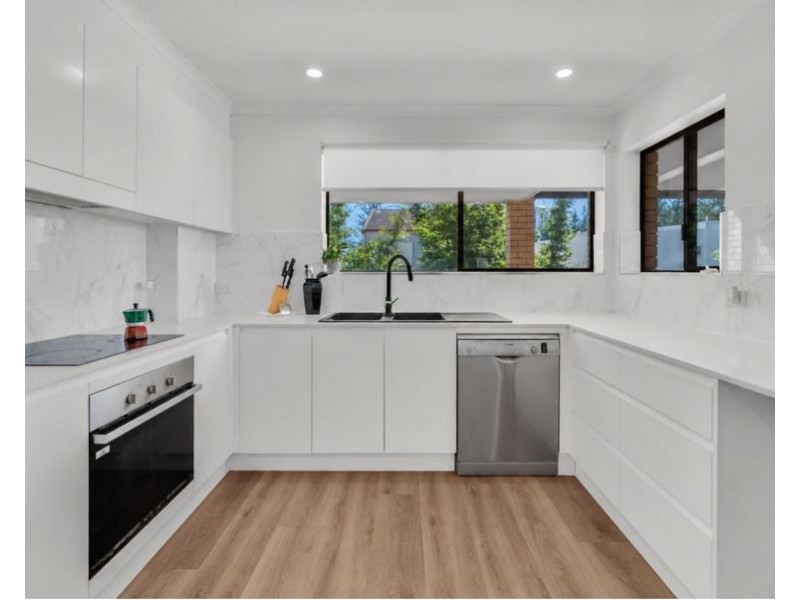 5/11 Britannia Avenue, Broadbeach QLD 4218