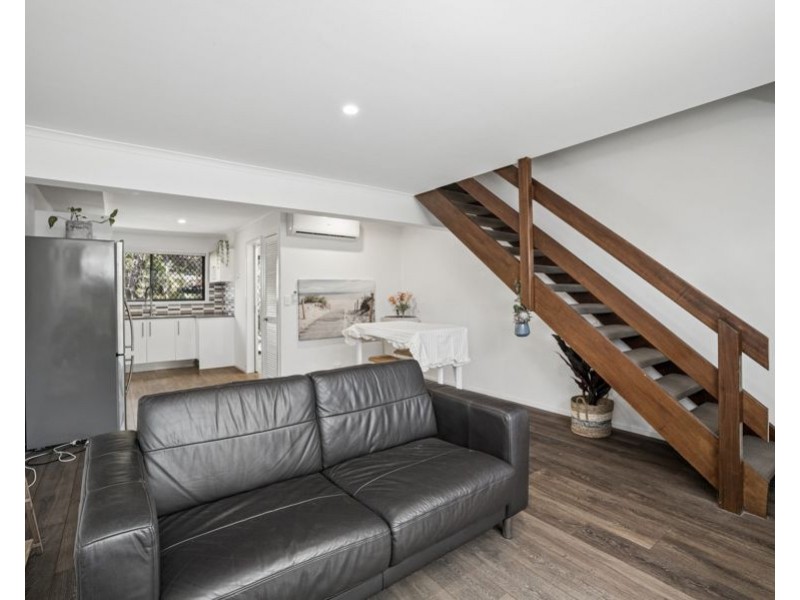4/7 Christina Court, Mermaid Waters QLD 4218