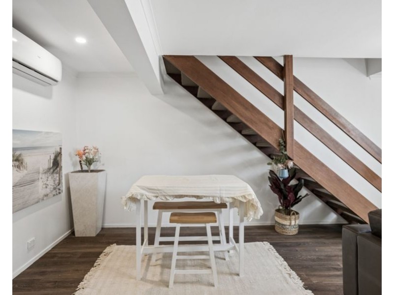 4/7 Christina Court, Mermaid Waters QLD 4218