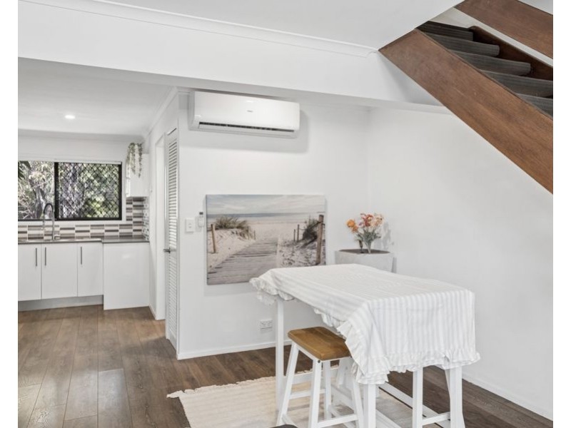 4/7 Christina Court, Mermaid Waters QLD 4218
