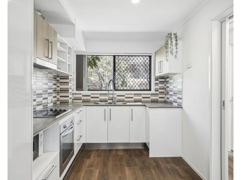 4/7 Christina Court, Mermaid Waters QLD 4218