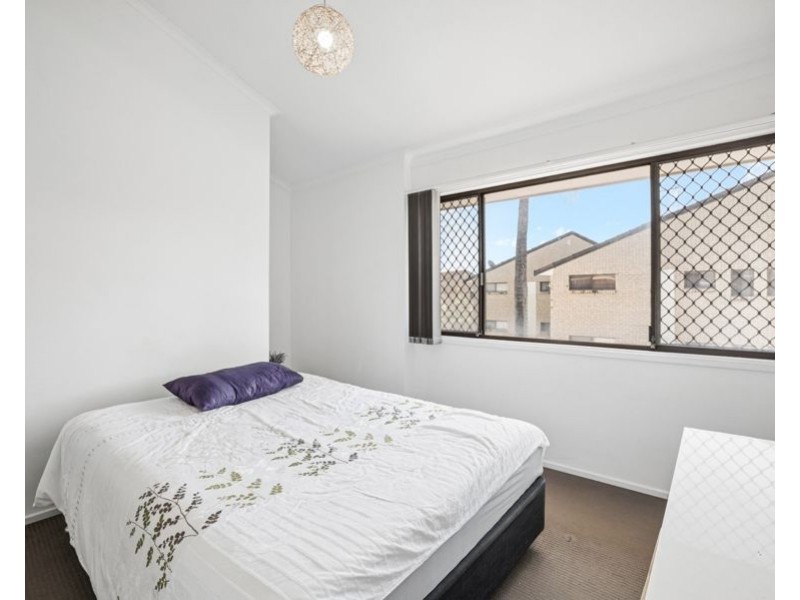 4/7 Christina Court, Mermaid Waters QLD 4218
