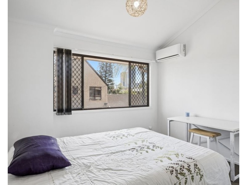 4/7 Christina Court, Mermaid Waters QLD 4218