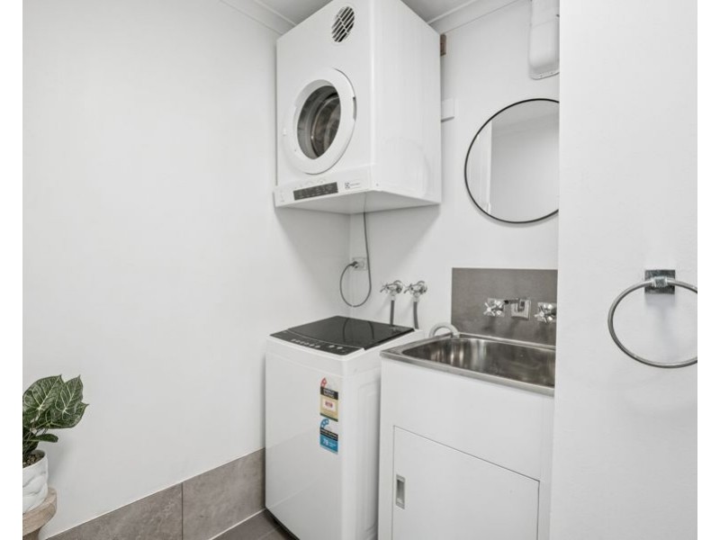 4/7 Christina Court, Mermaid Waters QLD 4218