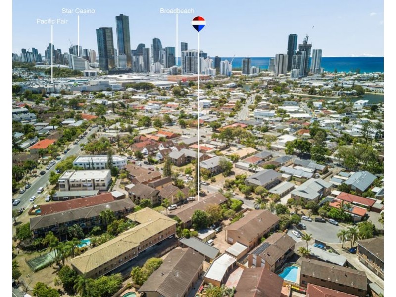 4/7 Christina Court, Mermaid Waters QLD 4218