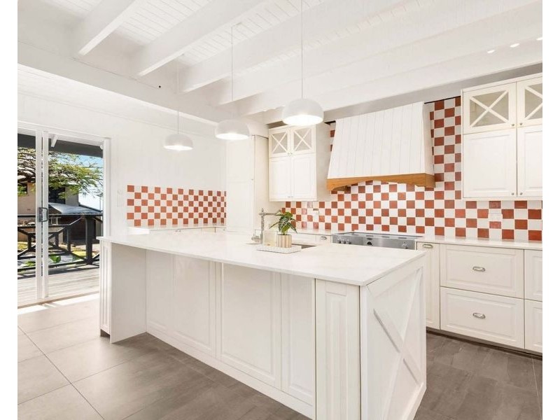 17 Tanjenong Place, Burleigh Heads QLD 4220