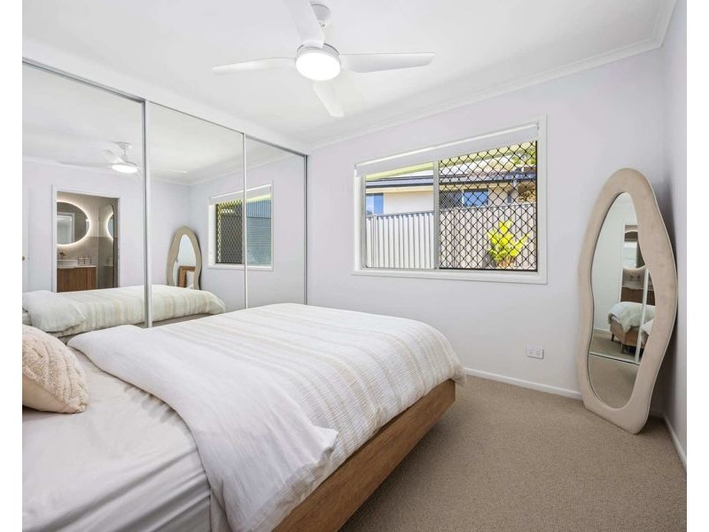 42 Forrest Avenue, Molendinar QLD 4214