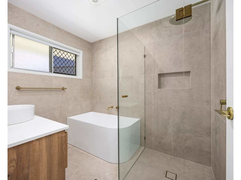 42 Forrest Avenue, Molendinar QLD 4214
