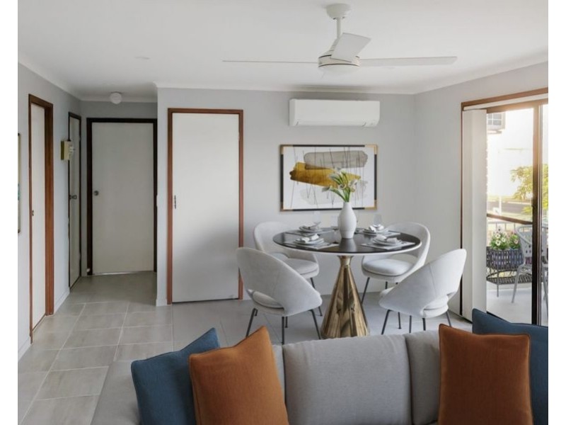 5/4 Baker Avenue, Labrador QLD 4215