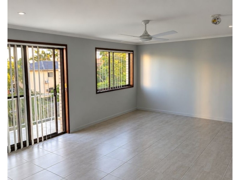 5/4 Baker Avenue, Labrador QLD 4215