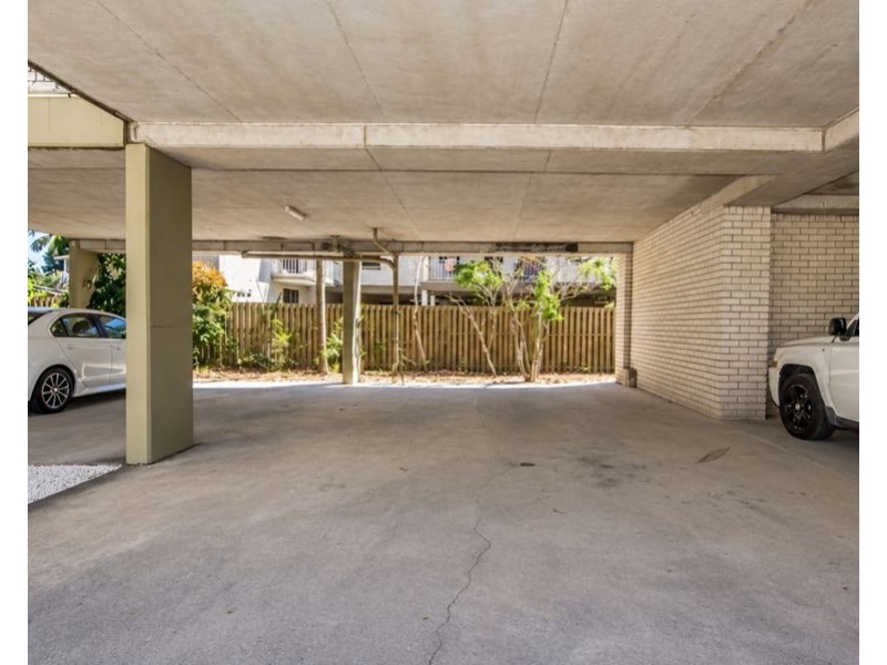 5/4 Baker Avenue, Labrador QLD 4215