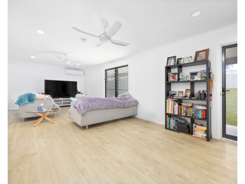 14 Darling Crescent, Molendinar QLD 4214