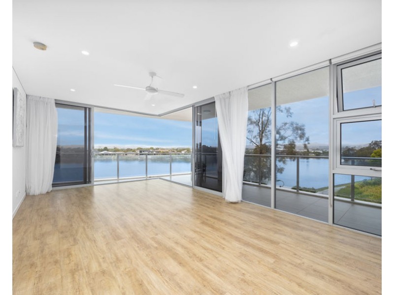 332/33 Lakefront Crescent, Varsity Lakes QLD 4227
