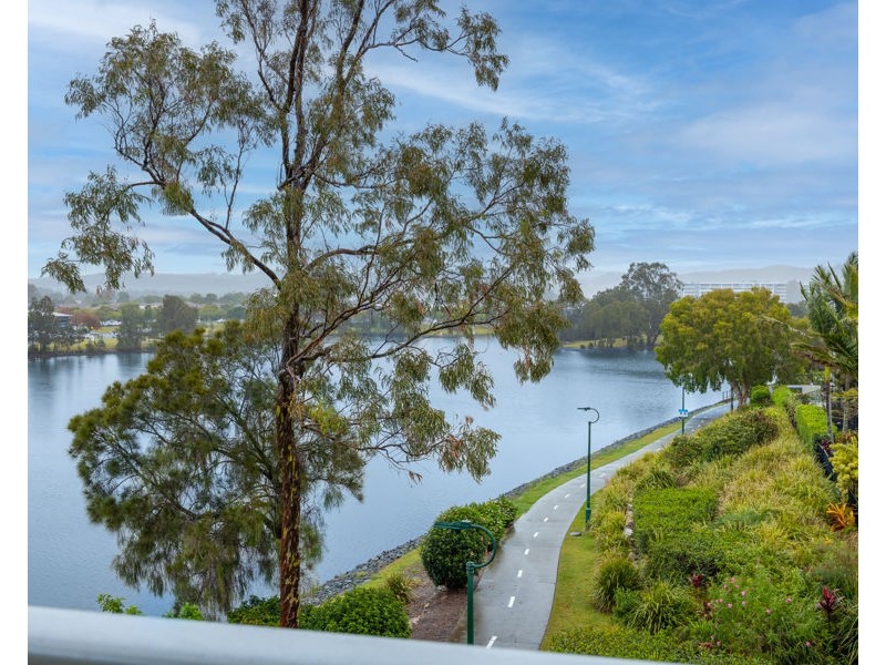 332/33 Lakefront Crescent, Varsity Lakes QLD 4227