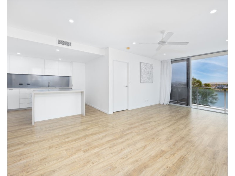 332/33 Lakefront Crescent, Varsity Lakes QLD 4227