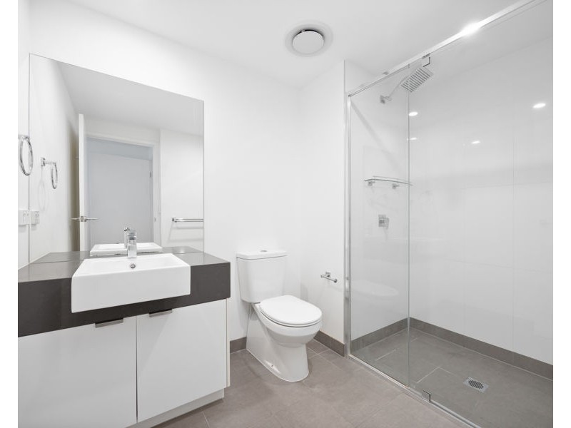 332/33 Lakefront Crescent, Varsity Lakes QLD 4227
