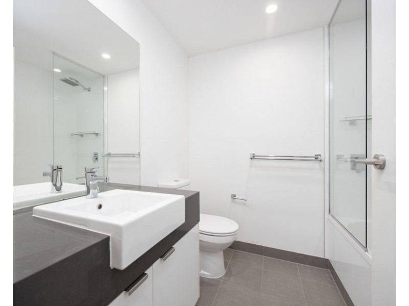332/33 Lakefront Crescent, Varsity Lakes QLD 4227