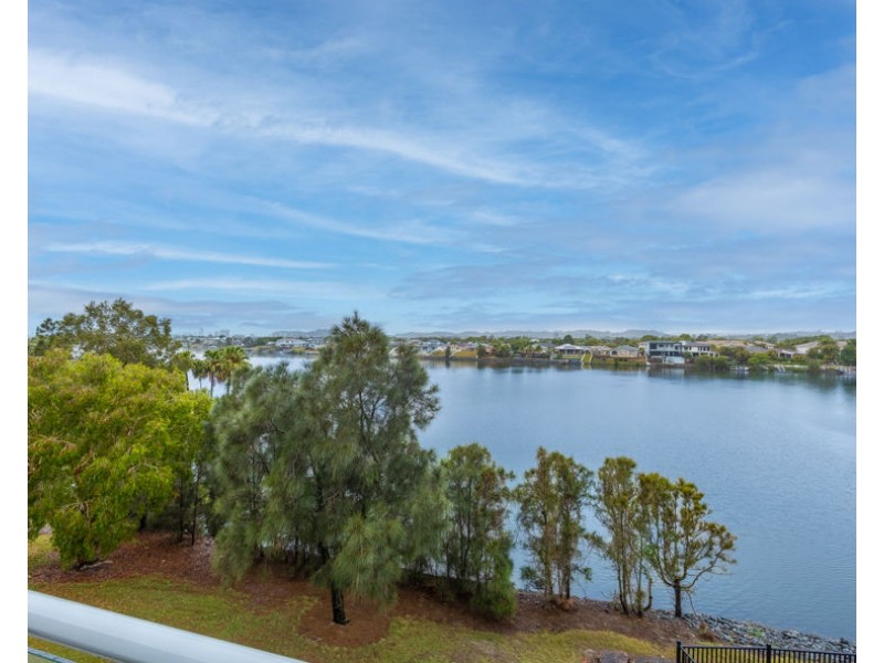 332/33 Lakefront Crescent, Varsity Lakes QLD 4227