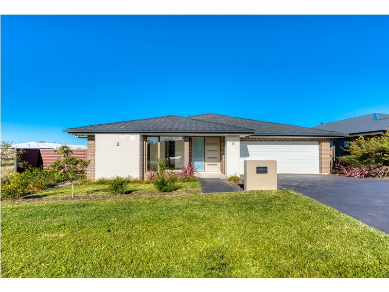 5 Bielski Crescent, Oran Park NSW 2570