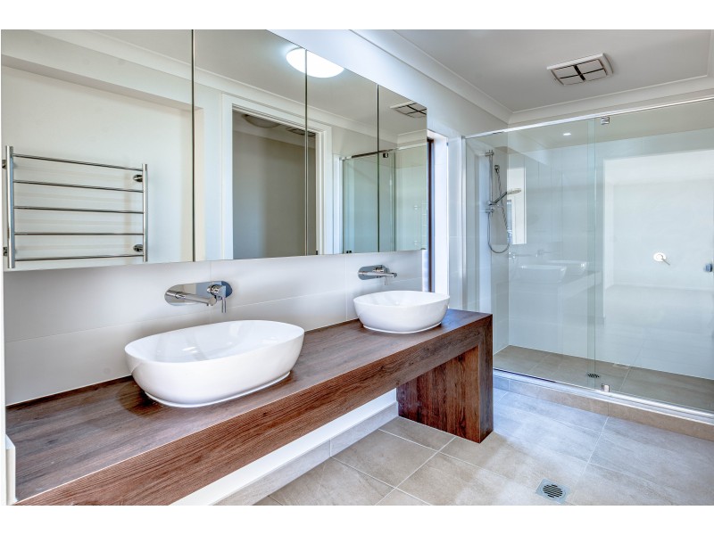 5 Bielski Crescent, Oran Park NSW 2570