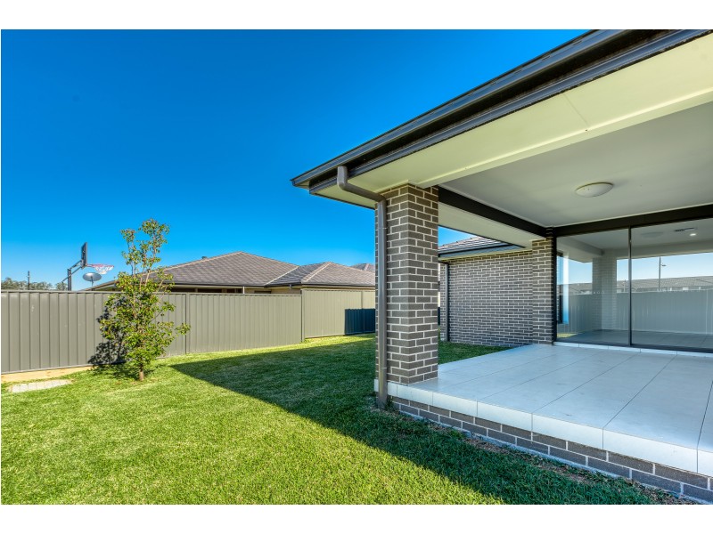 5 Bielski Crescent, Oran Park NSW 2570
