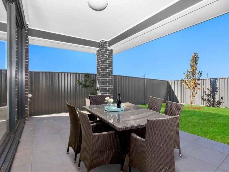 5 Bielski Crescent, Oran Park NSW 2570