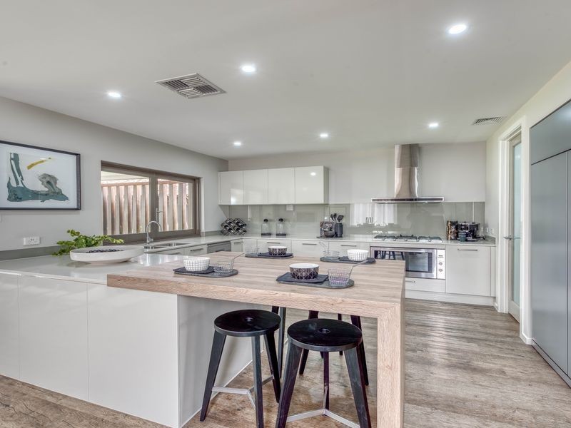 10 Myer Way, Oran Park NSW 2570