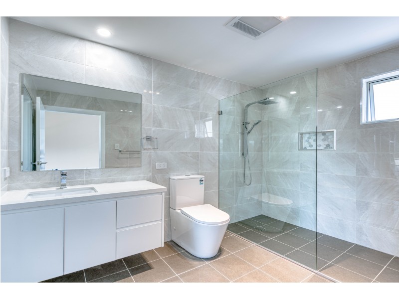 32 Howards Loop, Oran Park NSW 2570