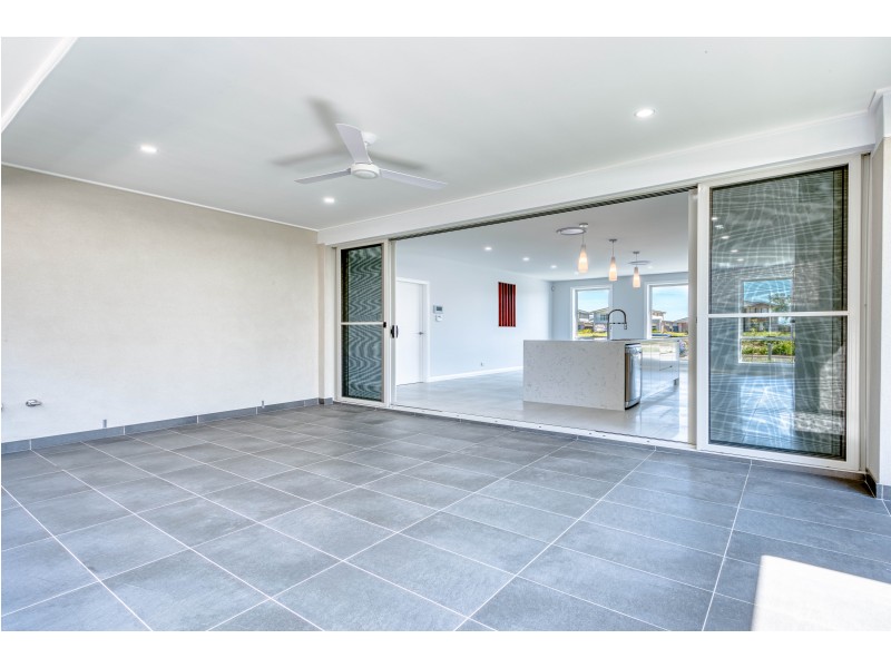 32 Howards Loop, Oran Park NSW 2570