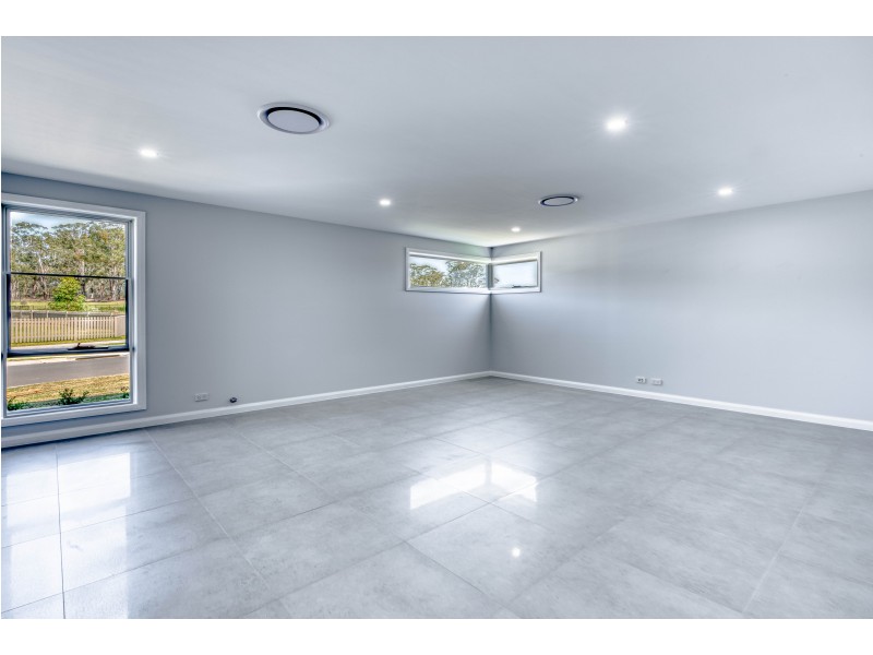 32 Howards Loop, Oran Park NSW 2570