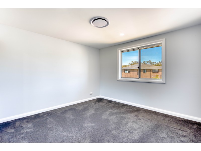 32 Howards Loop, Oran Park NSW 2570