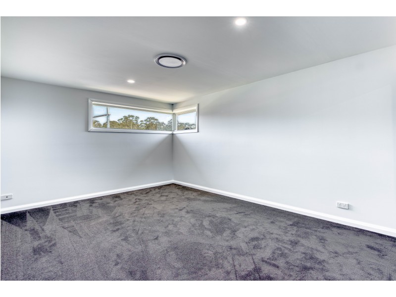 32 Howards Loop, Oran Park NSW 2570