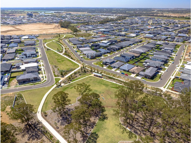 32 Howards Loop, Oran Park NSW 2570