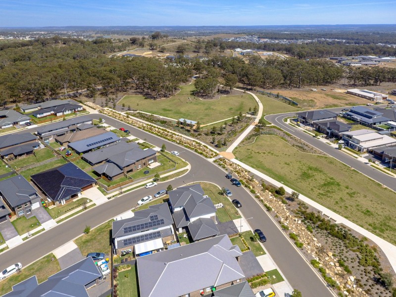 32 Howards Loop, Oran Park NSW 2570