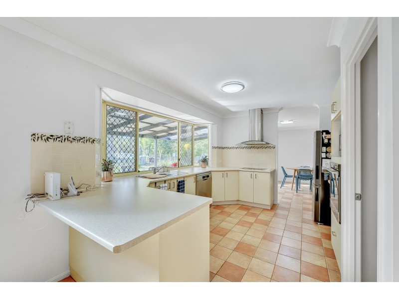 36 Serengetti Drive, Munruben QLD 4125