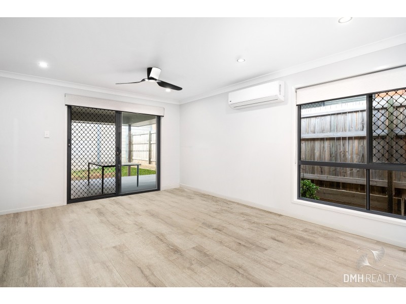 52 Steamer Way, Spring Mountain QLD 4124