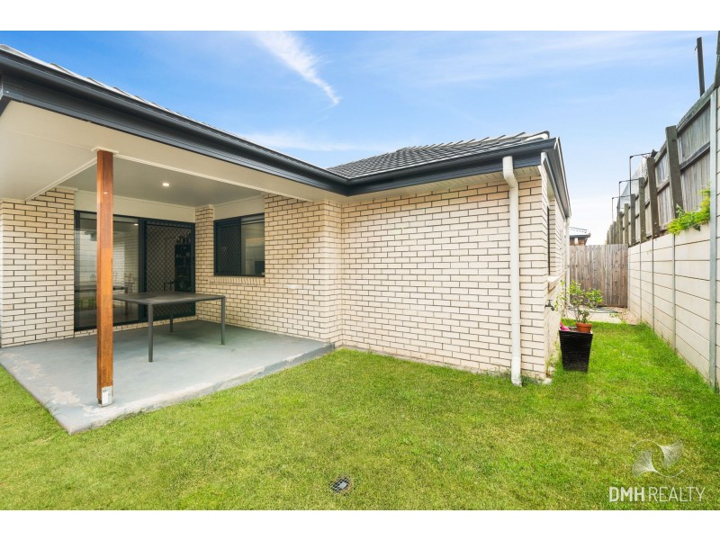 52 Steamer Way, Spring Mountain QLD 4124