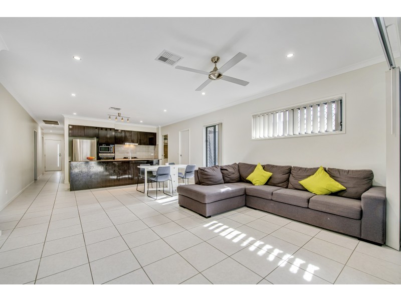 94 Steamer Way, Spring Mountain QLD 4124